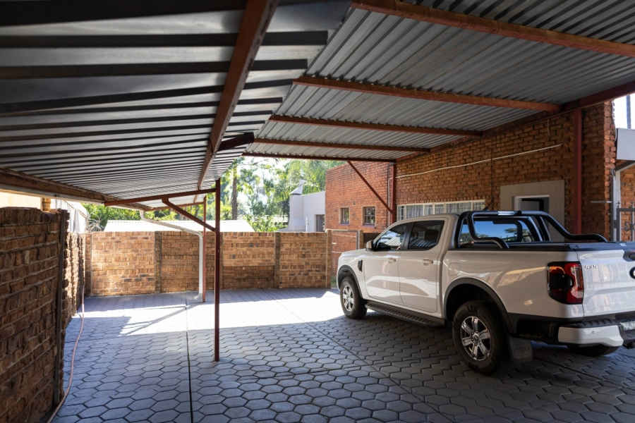 4 Bedroom Property for Sale in Ifafi North West
